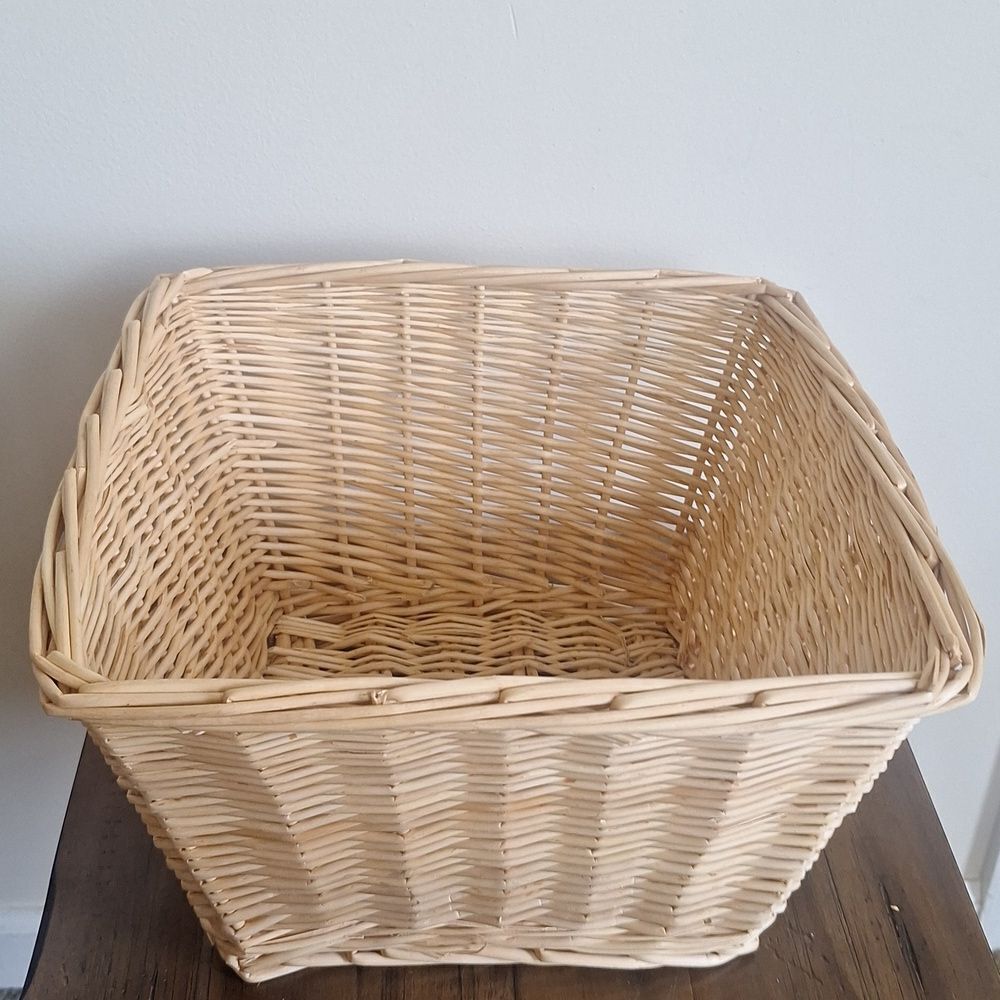 Wicker Basket with Patterned Fabric Liner - Picture 6 of 9